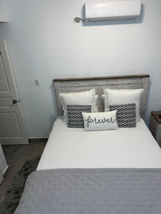 Ferienwohnung Little Cole Bay Koolbaai Exterior foto